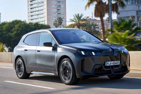 BMW iX M70 Facelift