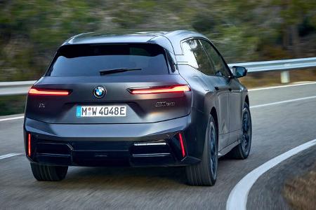 BMW iX M70 Facelift