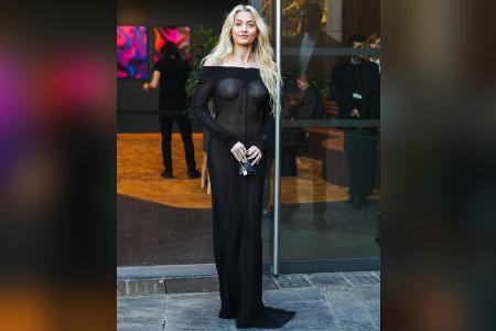 Gewagter Fashion-Week-Auftritt: Paris Jackson im durchsichtigen Kleid Gewagter Fashion-Week-Auftritt: Paris Jackson im durchsichtigen Kleid