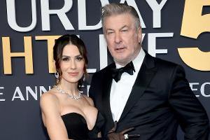 In TV-Doku spricht Ehefrau über Todesschuss von Alec Baldwin: "Er wird nie wieder derselbe sein"