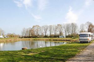 Stellplatzidylle mit Seeblick