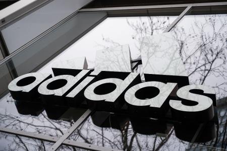 Der weltweit zweitgrößte Sportartikelhersteller Adidas ist zurück auf Wachstumskurs. (Archivbild) Der weltweit zweitgrößte Sportartikelhersteller Adidas ist zurück auf Wachstumskurs. (Archivbild)