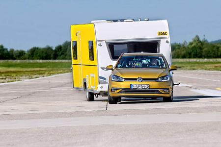 Auto, Caravan, Stra§e, BŠume Auto, Caravan, Stra§e, BŠume