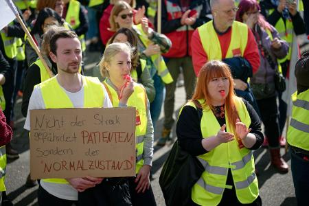 Mehr Geld, mehr Zeit: Dafür protestieren die Beschäftigten im öffentlichen Dienst. Mehr Geld, mehr Zeit: Dafür protestieren die Beschäftigten im öffentlichen Dienst.