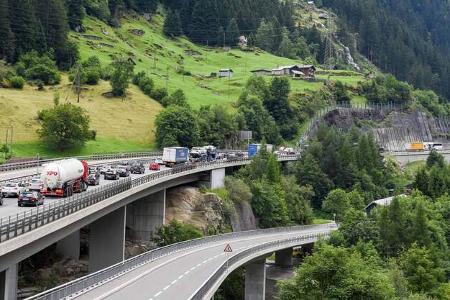Gotthard Tunnel, Alpen, Verkehr Gotthard Tunnel, Alpen, Verkehr