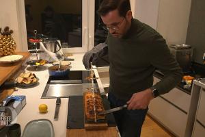 "Papa, gibt's heute Damhirsch?": Achtjähriger Gourmet verzückt beim "perfekten Dinner"