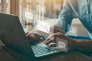Nicht gleich löschen! So gehst Du richtig mit Spammails um