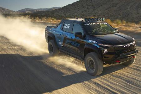 03/2025 Chevrolet Silverado EV ZR2 off-road race truck concept