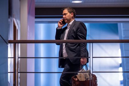 Unterdessen hatte SPD-Chef Lars Klingbeil rote Linien in der Migrationspolitik gezogen. 