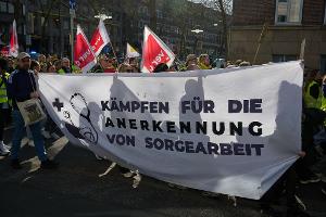 Tausende bei Warnstreiks in Kitas und sozialen Einrichtungen
