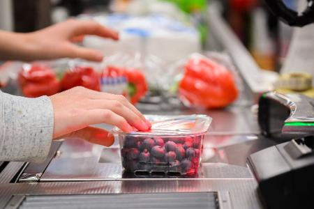 Viele Lebensmittel sind in den vergangenen Jahren deutlich teurer geworden. Deshalb achten viele Kunden stark auf die Preise.