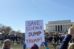 "Rettet die Wissenschaft": US-Proteste gegen Trumps Politik