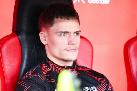 Sorge um verletzten Wirtz - Auswechslung nach bösem Foul Sorge um verletzten Wirtz - Auswechslung nach bösem Foul