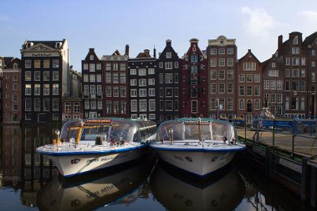 Die meisten Ausflugsschiffe in Amsterdam sind schon elektrisch unterwegs (Archivbild).