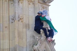 Festnahme nach Protest mit Palästinaflagge am Big Ben