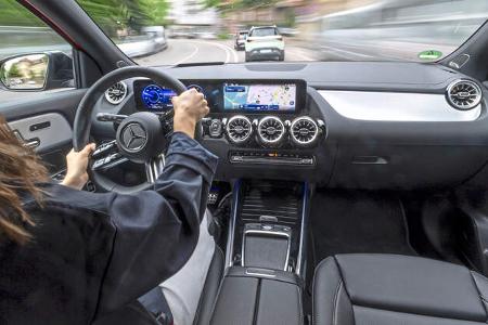 Mercedes EQA, Cockpit