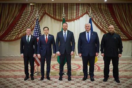 Die Unterhändler der USA und der Ukraine fanden einen gemeinsamen Ansatz. Die Unterhändler der USA und der Ukraine fanden einen gemeinsamen Ansatz.