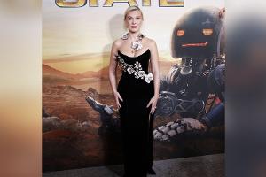 Fan-Vorführung: Millie Bobby Brown begeistert mit floralem Kleid