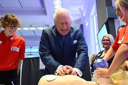 König Charles: Royaler Einsatz beim Erste-Hilfe-Kurs König Charles: Royaler Einsatz beim Erste-Hilfe-Kurs
