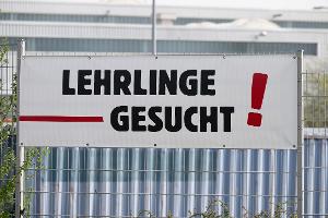 Trotz mauer Konjunktur suchen viele Handwerksbetriebe nach wie vor händeringend Nachwuchs. (Symbolbild) 