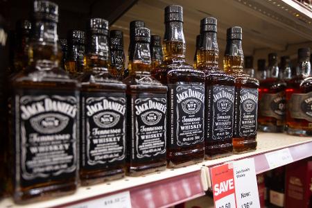 Die EU verlangt höhere Zölle auf Whiskey aus den USA. (Archivbild) 