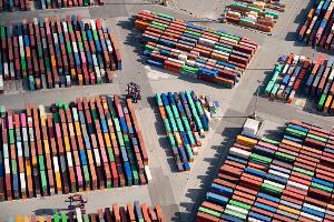 Für 2026 erwartet das IfW Kiel ein stärkeres Wirtschaftswachstum als zunächst angenommen. (Archivbild) 
