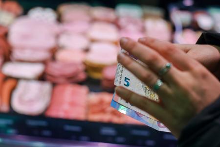 Die Teuerung in Deutschland hält sich über der Zwei-Prozent-Marke
