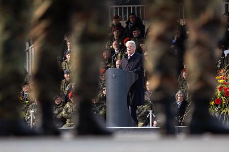 Wegen der veränderten Sicherheitslage nach dem russischen Angriff auf die Ukraine hat der Heimatschutz mehr Bedeutung bekommen und soll verstärkt werden. Wegen der veränderten Sicherheitslage nach dem russischen Angriff auf die Ukraine hat der Heimatschutz mehr Bedeutung bekommen und soll verstärkt werden.