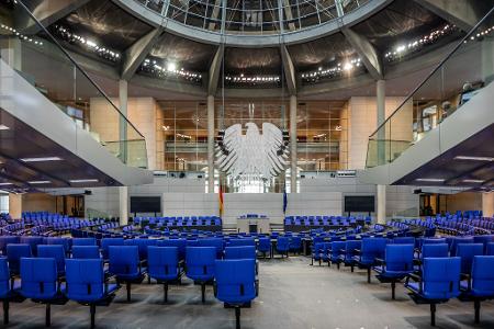 Die Sitzverteilung im Bundestag bleibt nach dem endgültigen Ergebnis gleich. Die Sitzverteilung im Bundestag bleibt nach dem endgültigen Ergebnis gleich.