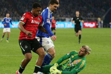 96 siegt auf Schalke - Krimi um die Lizenz 96 siegt auf Schalke - Krimi um die Lizenz