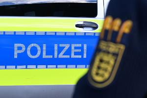 Base-Jumper springt von Autobahn-Brücke - Polizei rückt aus