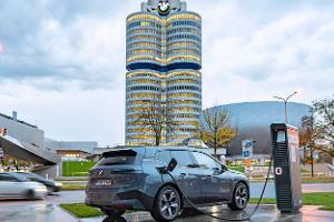 BMW iX xDrive 50