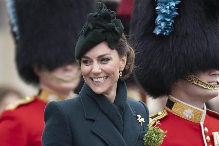 St. Patrick's Day: Prinzessin Kate begeistert mit Soloauftritt St. Patrick's Day: Prinzessin Kate begeistert mit Soloauftritt