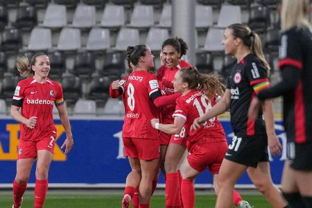 Später Doppelschlag: Frankfurt lässt Bayern ziehen Später Doppelschlag: Frankfurt lässt Bayern ziehen