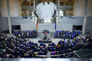 Bundestag und Bundesrat sollen in dieser Woche über das Milliarden-Finanzpaket von Union und SPD entscheiden.