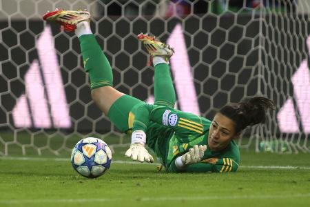 Starkes Comeback von Grohs, FC Bayern droht dennoch das Aus Starkes Comeback von Grohs, FC Bayern droht dennoch das Aus