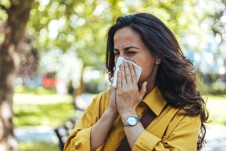 Frühling ohne Schniefen: So überstehen Allergiker die Pollensaison Frühling ohne Schniefen: So überstehen Allergiker die Pollensaison