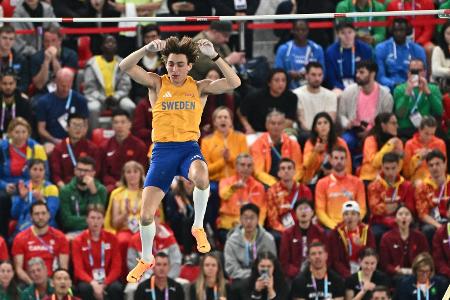 Mit vier Sprüngen über sechs Meter: Duplantis holt WM-Gold Mit vier Sprüngen über sechs Meter: Duplantis holt WM-Gold