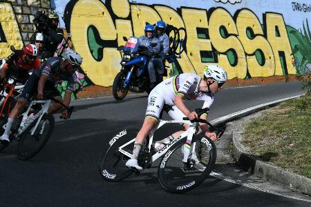 Pogacar geschlagen: Van der Poel gewinnt Sanremo-Gigantenduell Pogacar geschlagen: Van der Poel gewinnt Sanremo-Gigantenduell