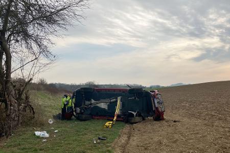 Zwei Menschen kamen bei diesem Unfall nahe Heilbronn ums Leben. Zwei Menschen kamen bei diesem Unfall nahe Heilbronn ums Leben.