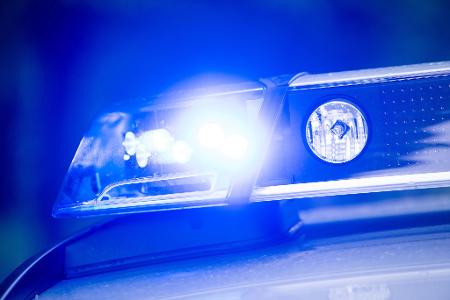 Bei einem schweren Verkehrsunfall auf der A6 sind zwei Menschen ums Leben gekommen. (Symbolfoto)