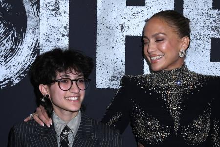 Jennifer Lopez besucht mit Kind Emme die Premiere von Jennifer Lopez besucht mit Kind Emme die Premiere von