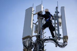 Diese Telekom-Antennen funken schon, anderswo ist die Handynetz-Abdeckung der Telekommunikationsanbieter bislang nicht so gut wie erwünscht. (Archivbild)