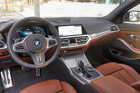 BMW 330e, Interieur