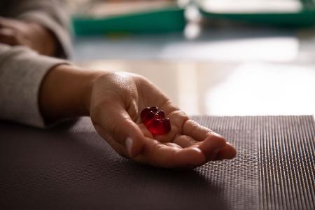 Nahrungsergänzungsmittel für Kinder sehen oft aus wie Gummibärchen. Stiftung Warentest hat 18 Präparate untersucht - 