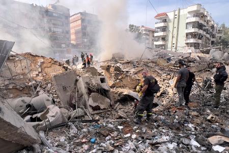 Nach Angaben der israelischen Armee soll ein Drohnenlager der Hisbollah angegriffen worden sein.