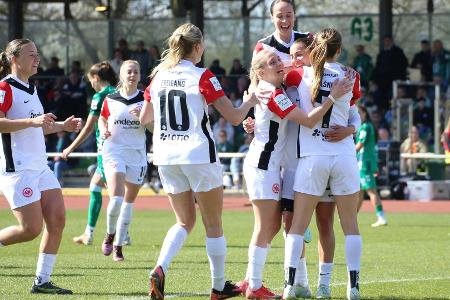 In Überzahl: Eintracht Frankfurt dreht Partie in Bremen In Überzahl: Eintracht Frankfurt dreht Partie in Bremen