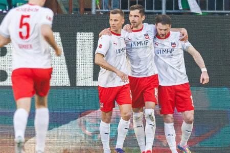 Bei Schmidt-Jubiläum: Heidenheim springt auf Relegationsplatz Bei Schmidt-Jubiläum: Heidenheim springt auf Relegationsplatz
