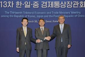 Die Handelsminister Südkoreas, Japans und Chinas haben über Freihandel gesprochen. 