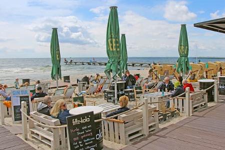 Bar, Strand, Schirme, Meer, Horizont, Himmel, Menschen
